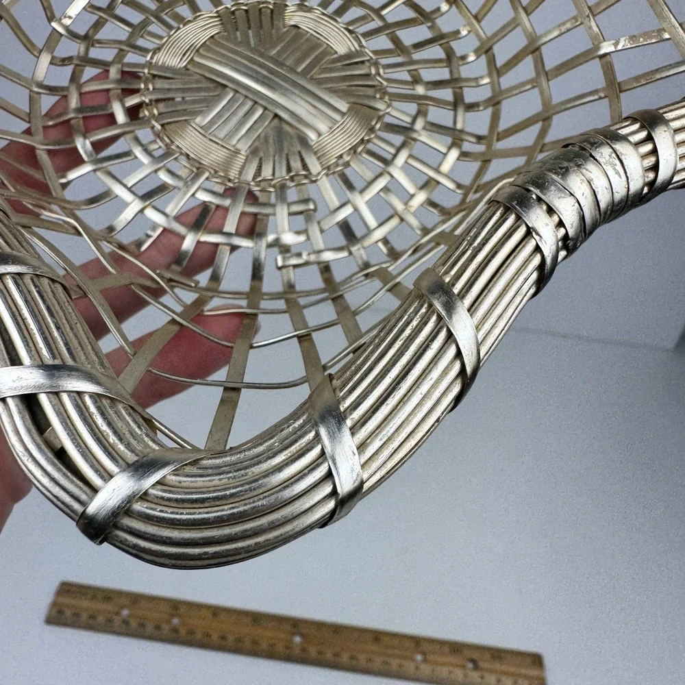 Vtg Metal Star Shaped Tabletop Small Basket‎ 9inch Silver Light Gold Color READ